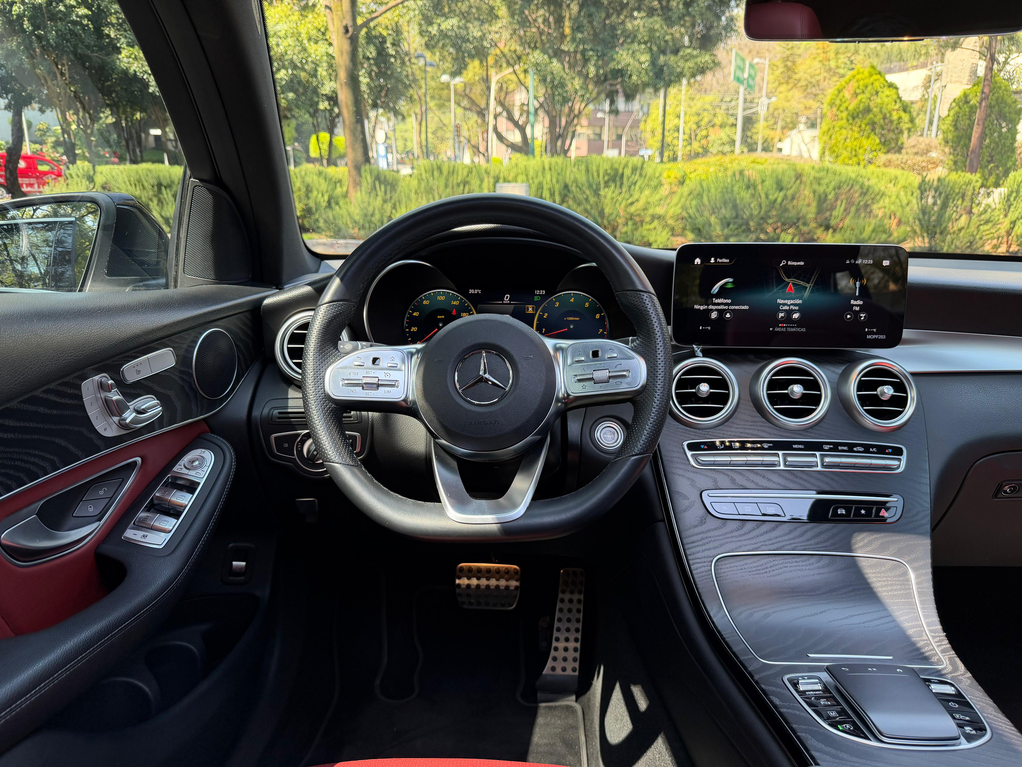Mercedes-Benz GLC 300 4MATIC COUPE 2021