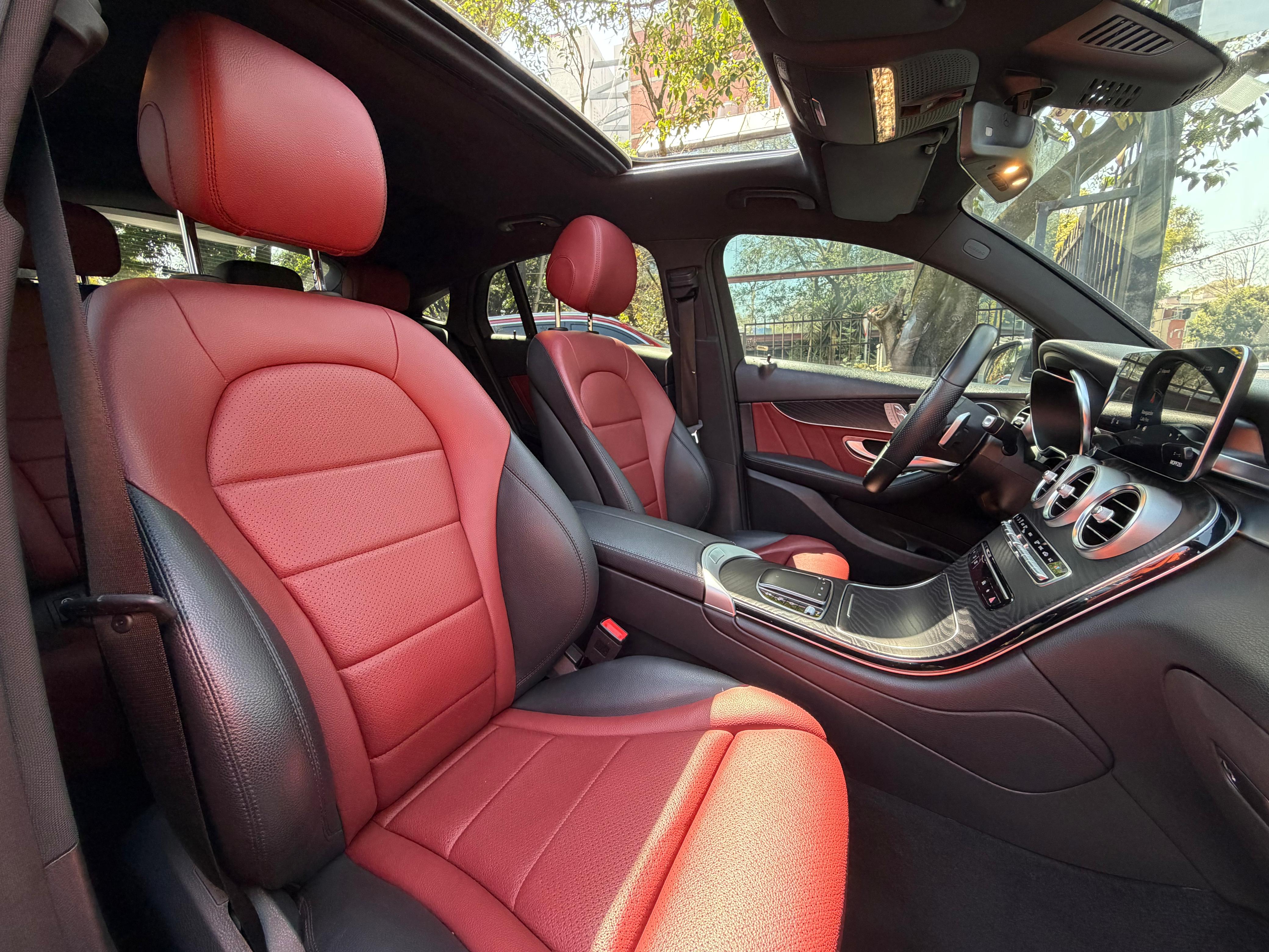 Mercedes-Benz GLC 300 4MATIC COUPE 2021