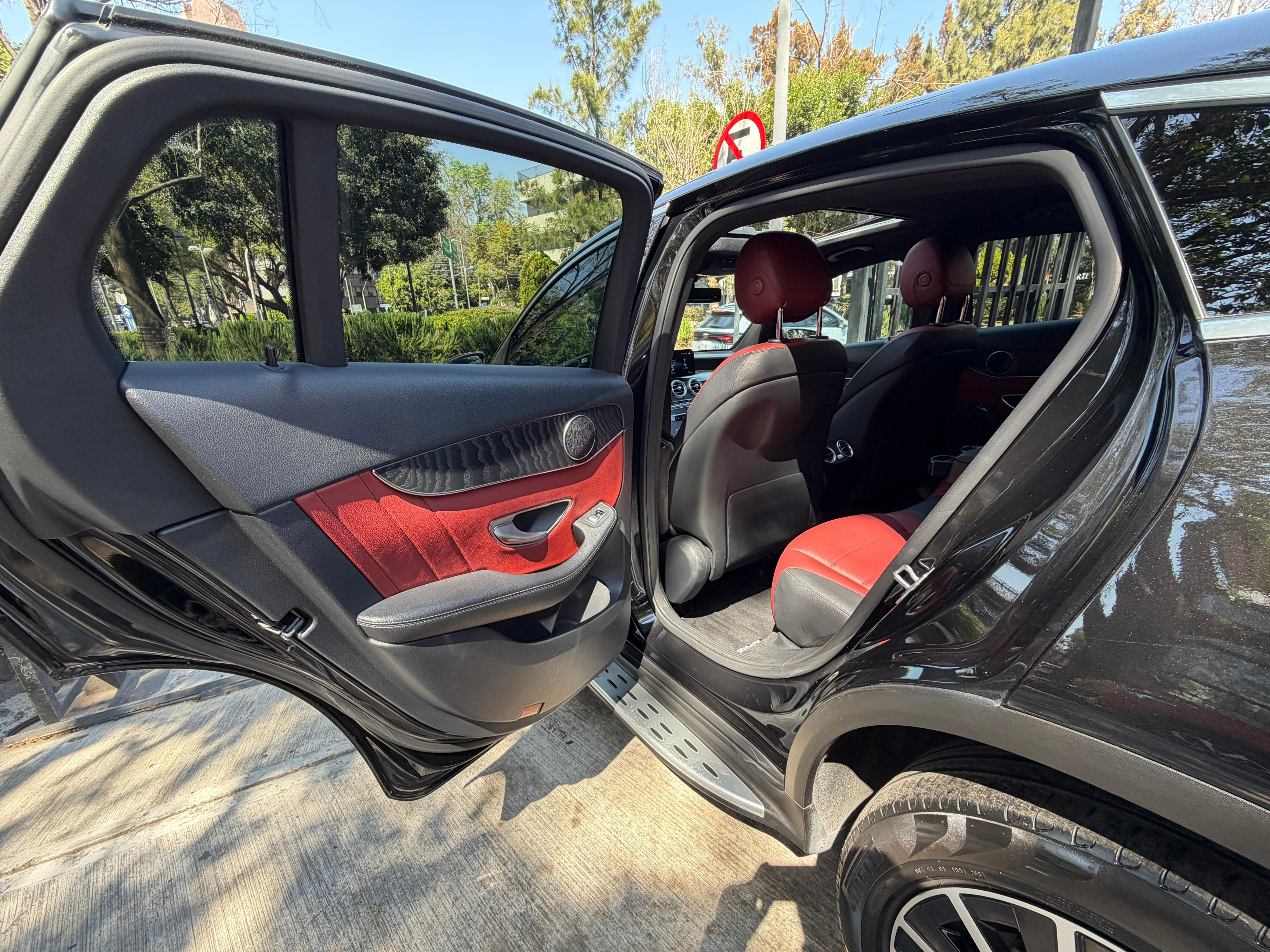 Mercedes-Benz GLC 300 4MATIC COUPE 2021