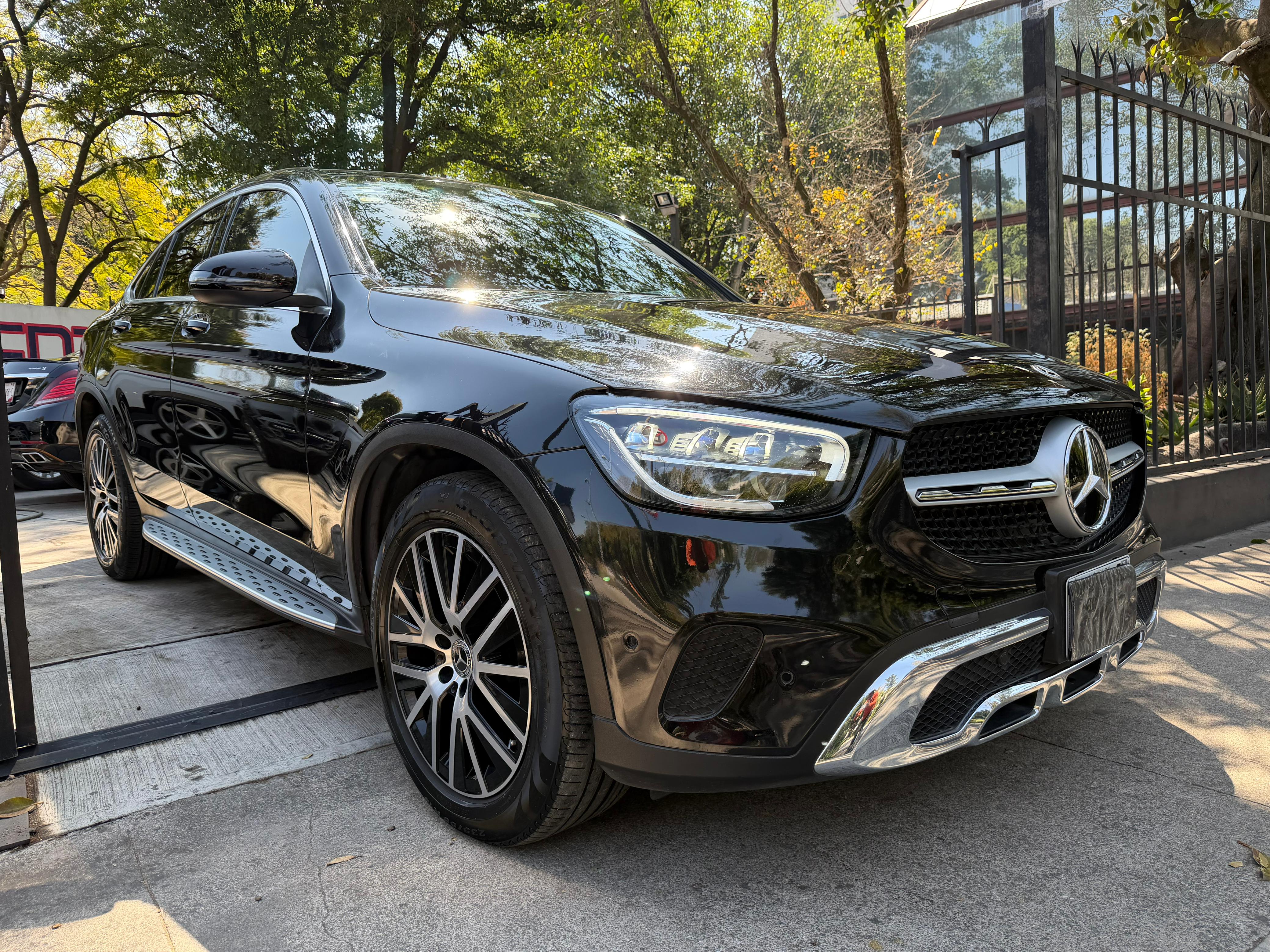 Mercedes-Benz GLC 300 4MATIC COUPE 2021