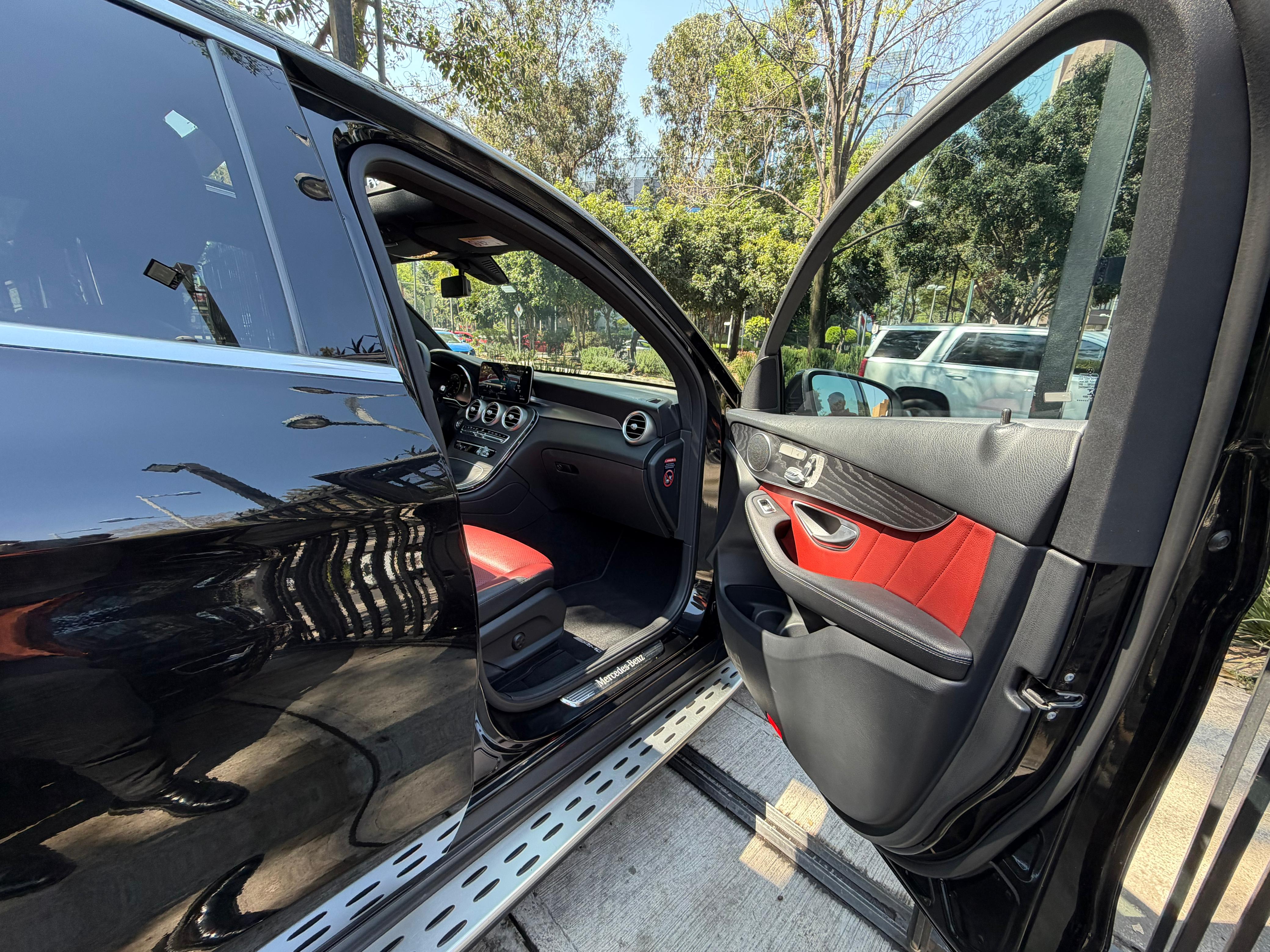 Mercedes-Benz GLC 300 4MATIC COUPE 2021