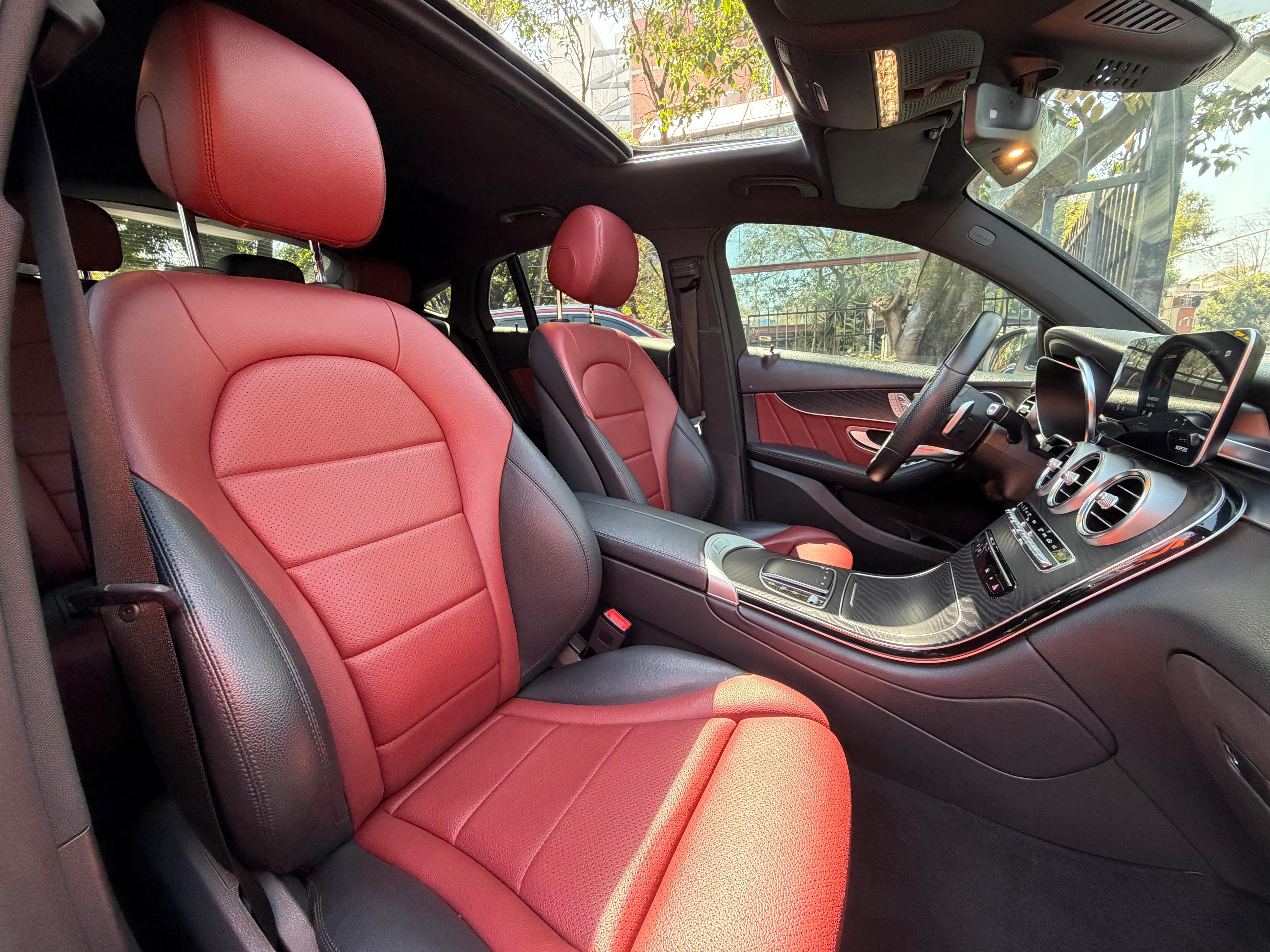 Mercedes-Benz GLC 300 4MATIC COUPE 2021