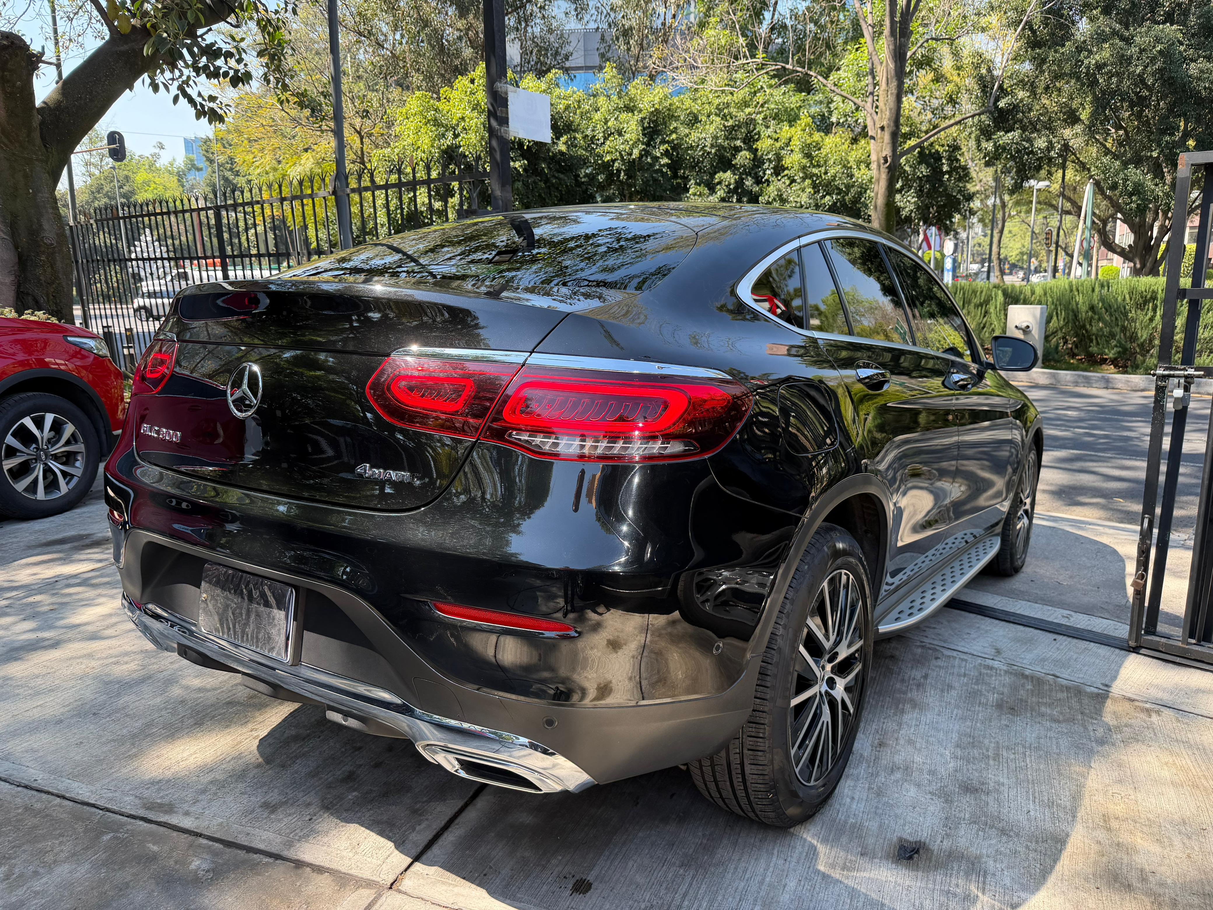 Mercedes-Benz GLC 300 4MATIC COUPE 2021
