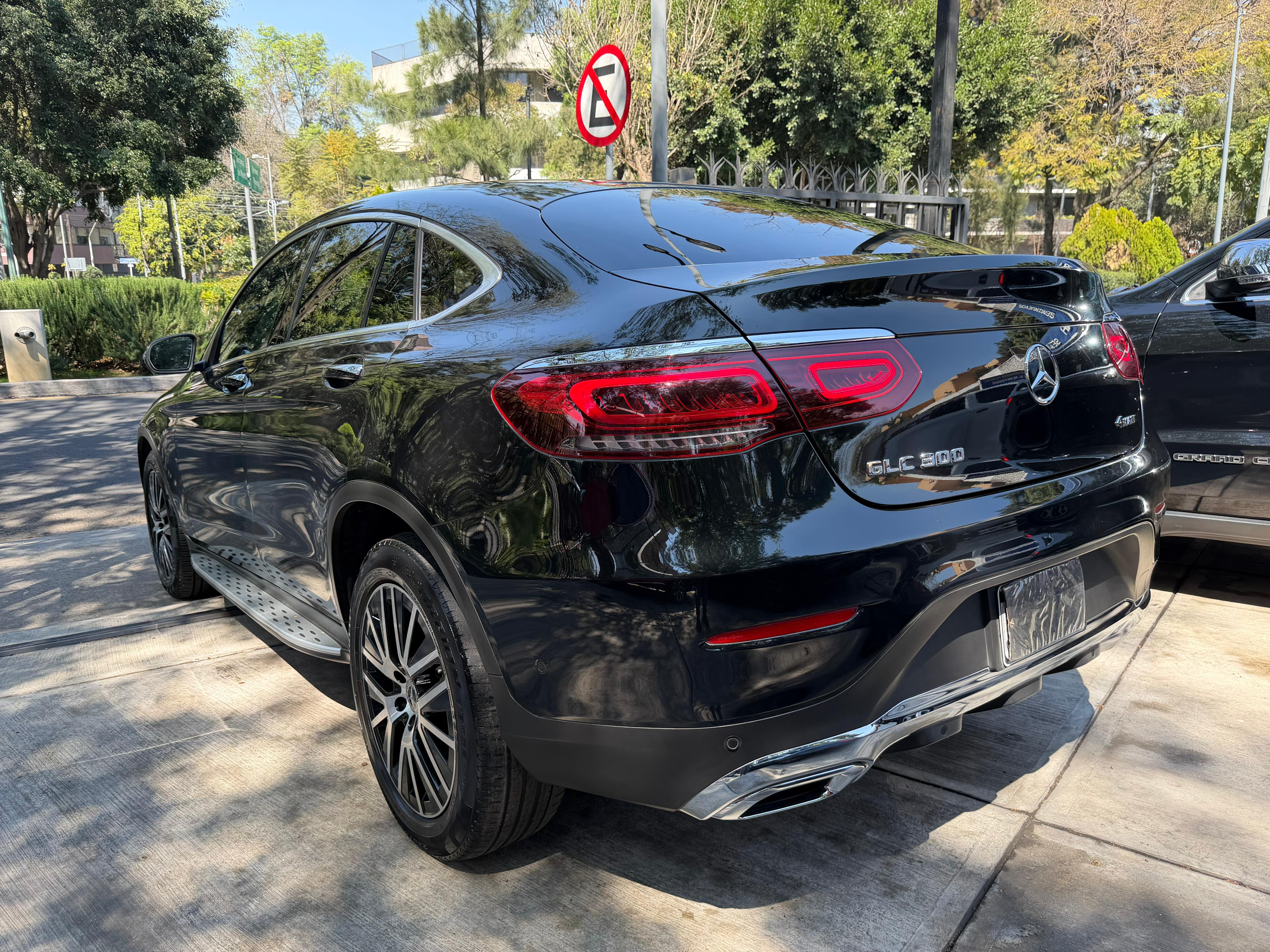 Mercedes-Benz GLC 300 4MATIC COUPE 2021