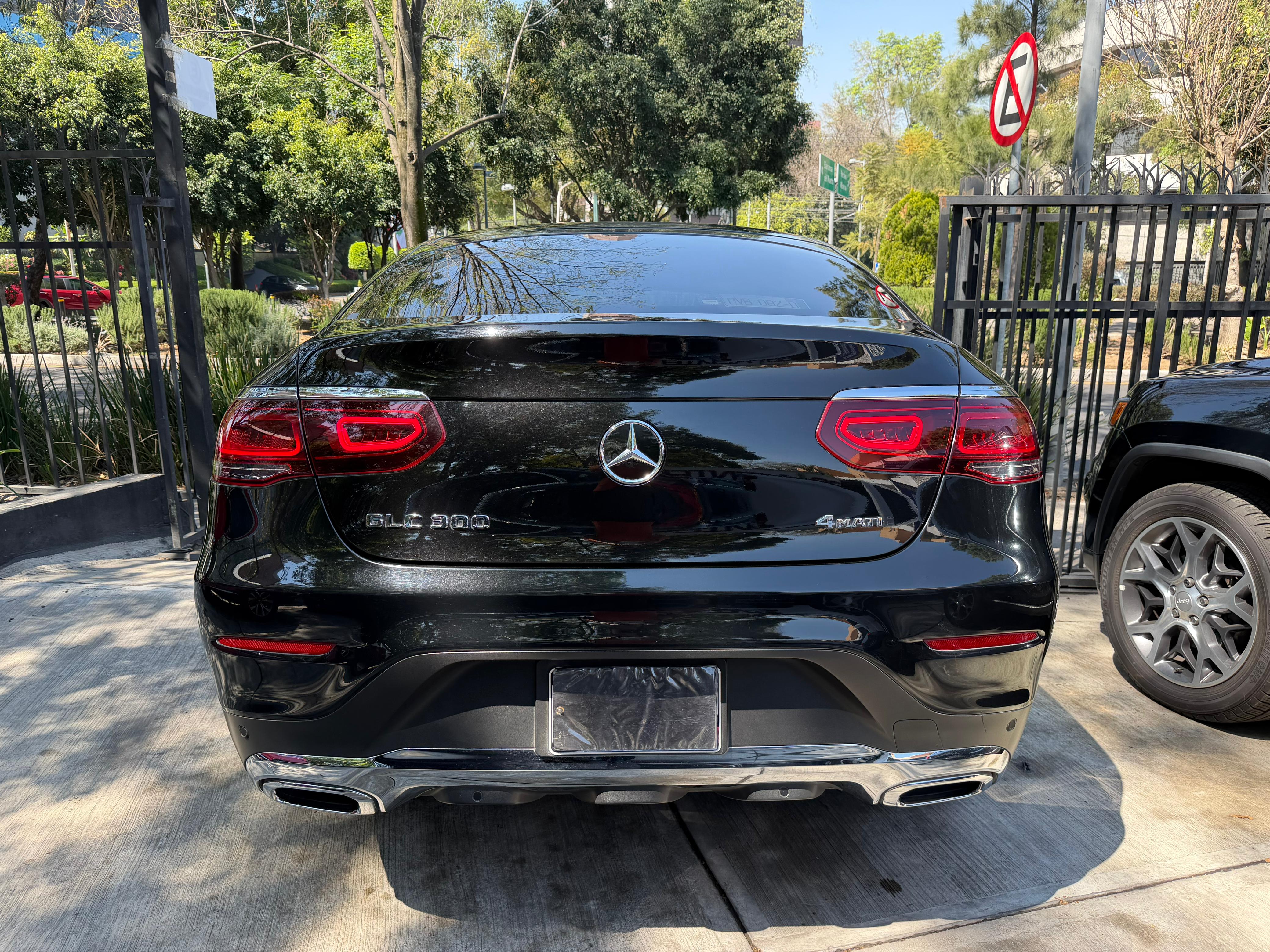 Mercedes-Benz GLC 300 4MATIC COUPE 2021
