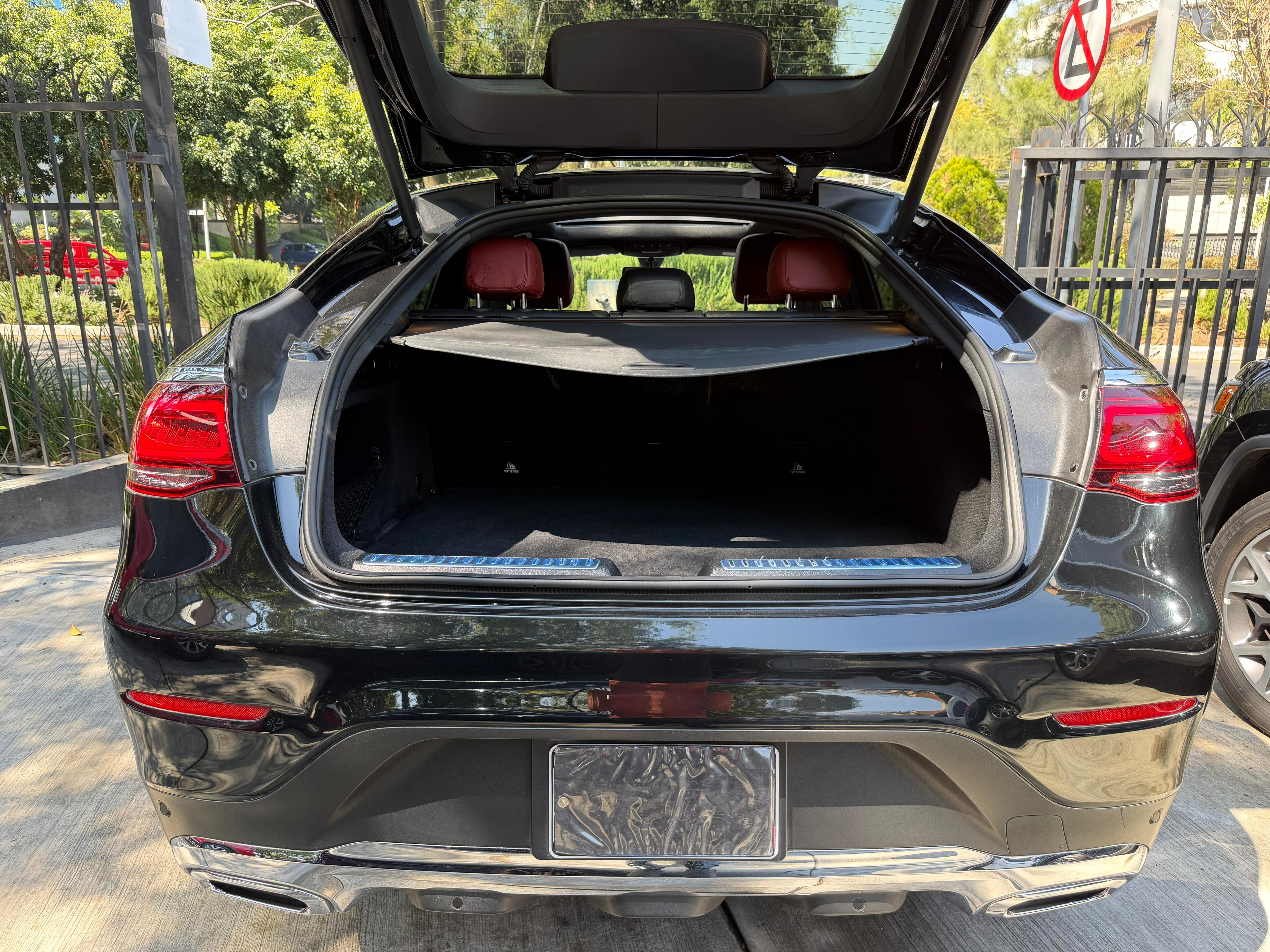 Mercedes-Benz GLC 300 4MATIC COUPE 2021