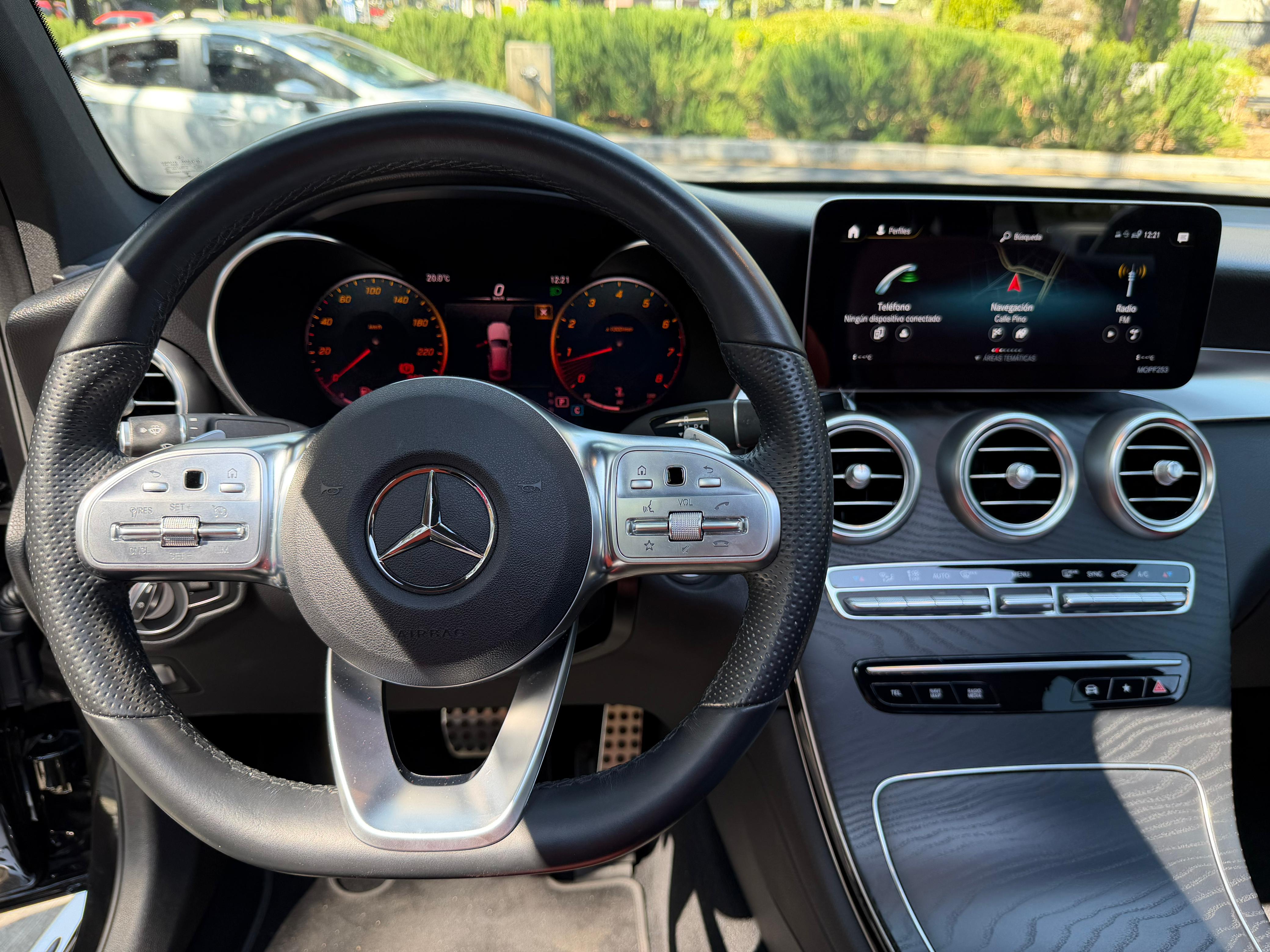 Mercedes-Benz GLC 300 4MATIC COUPE 2021