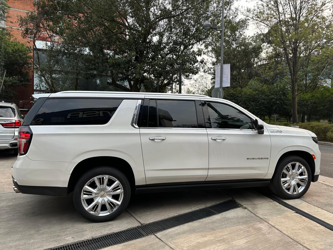 Chevrolet Suburban Highcountry 2021