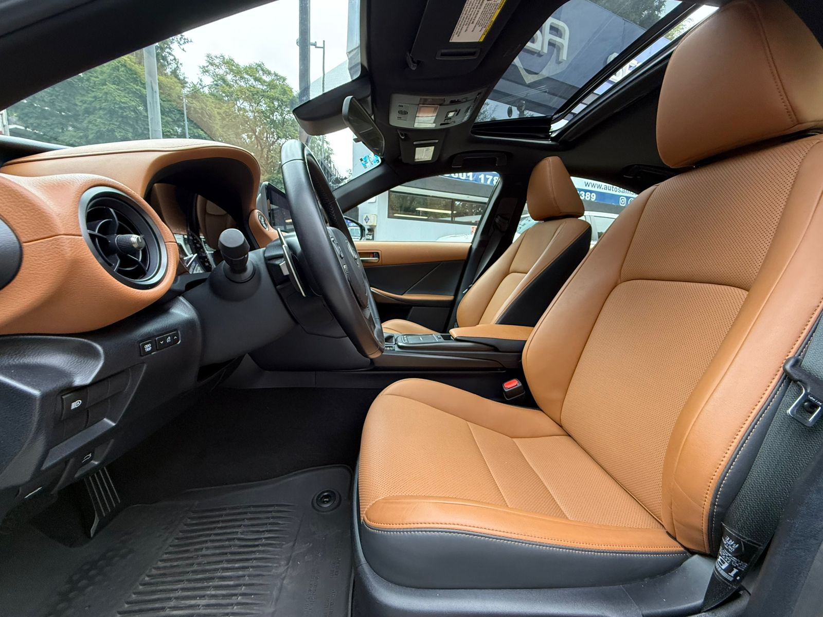 Toyota LEXUS IS300 2023