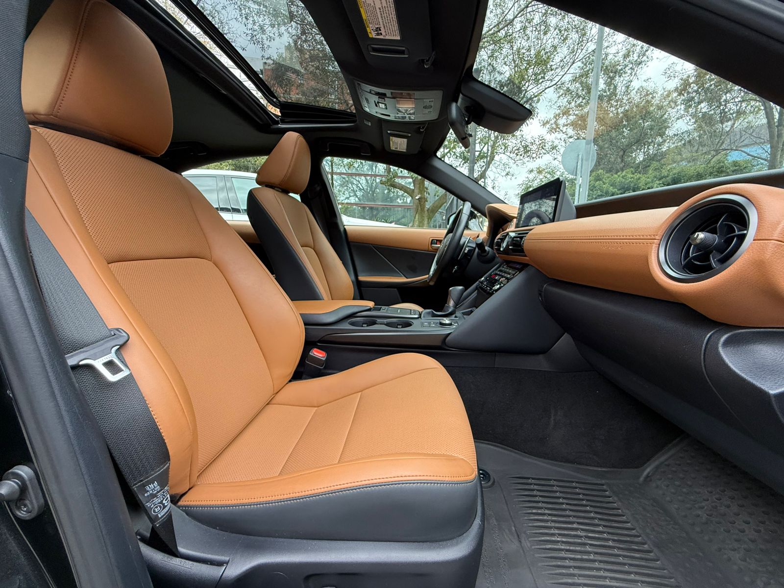 Toyota LEXUS IS300 2023