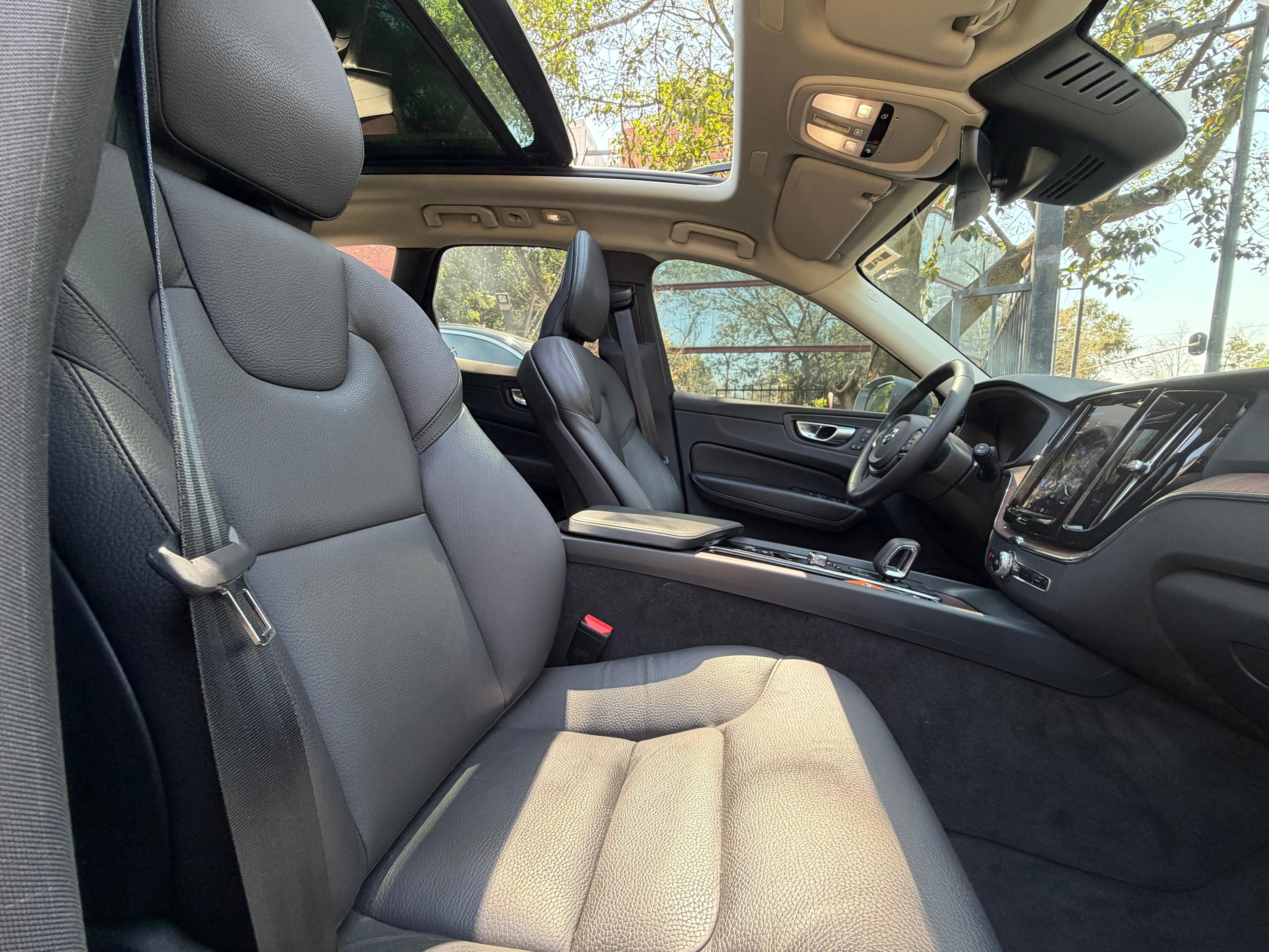 Volvo XC60 B5 Plus Awd Mild-Hybrid 2024