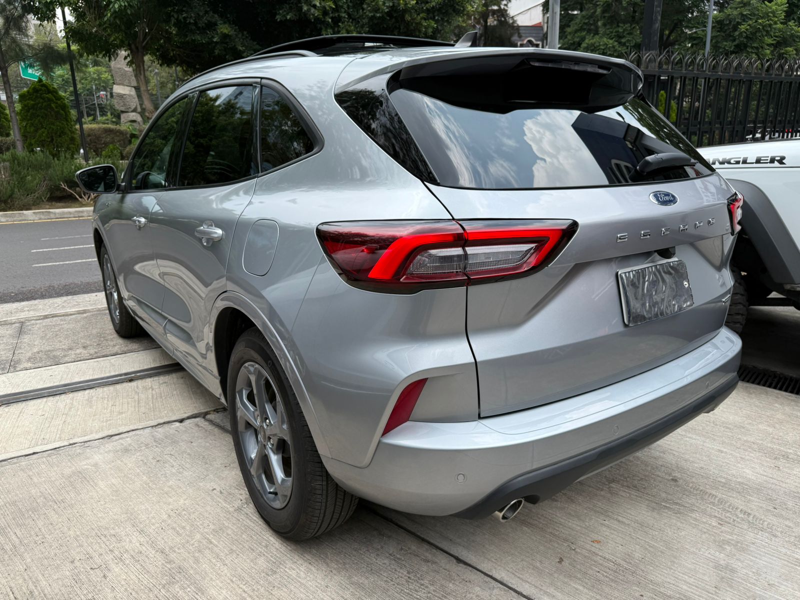 Ford Escape ST Hybrid 2023