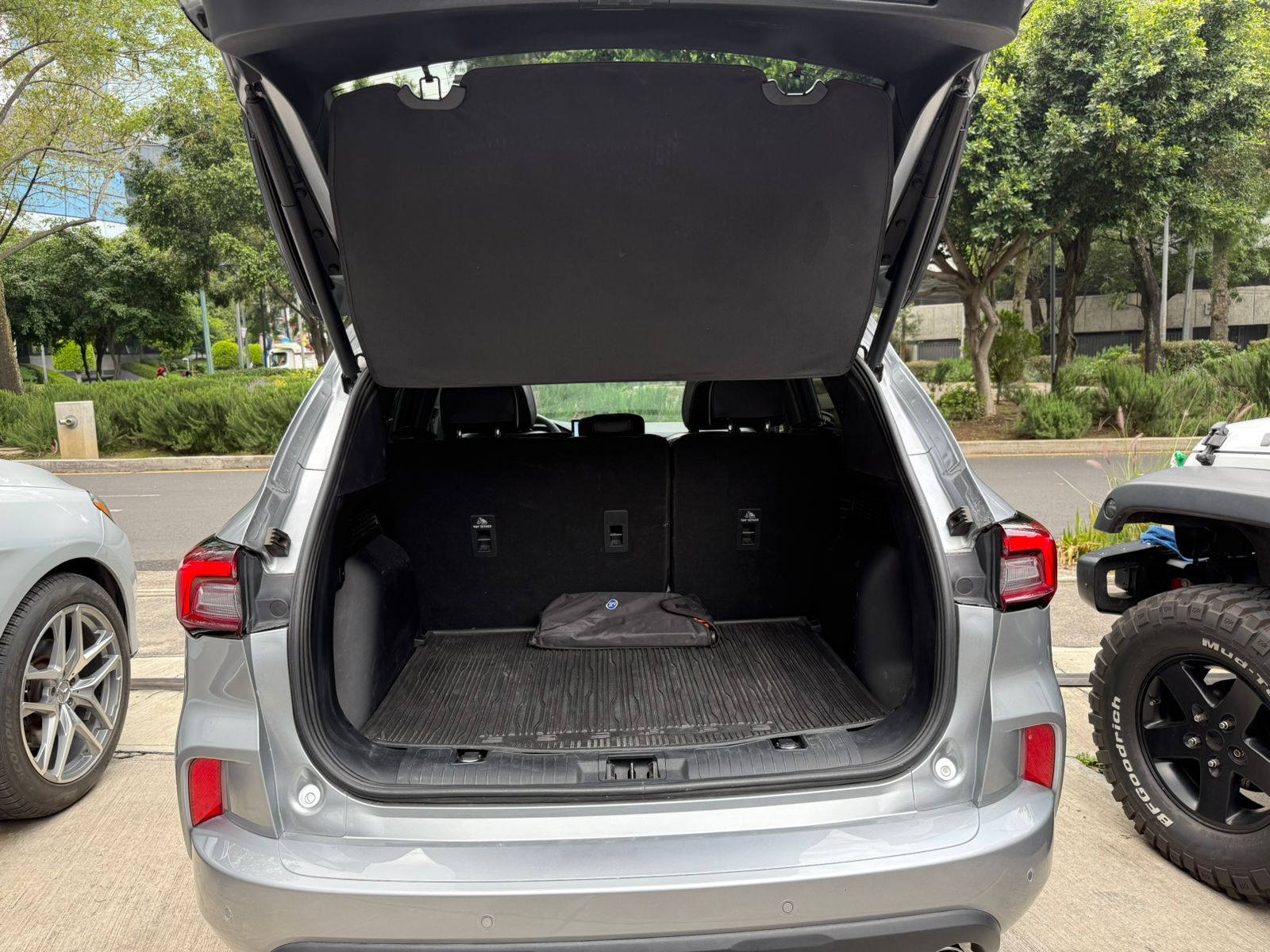 Ford Escape ST Hybrid 2023
