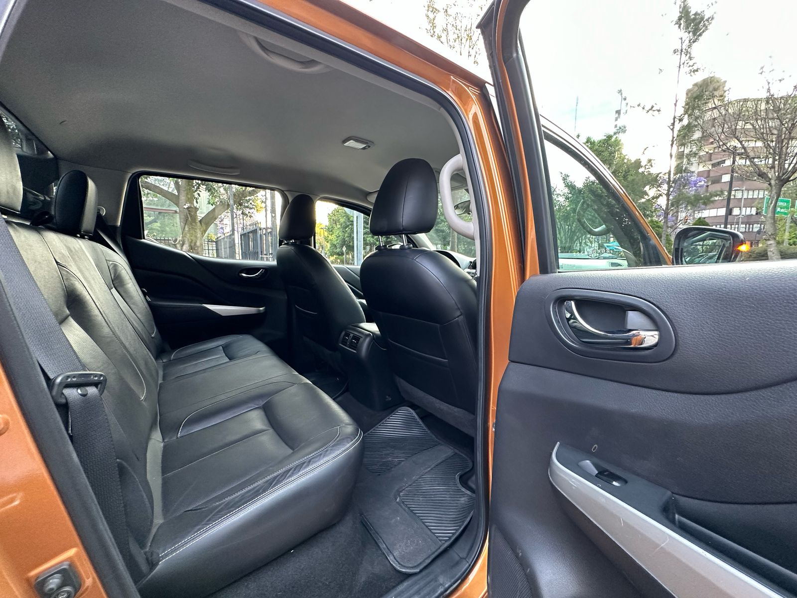 Nissan Frontier LE Diesel 4x4 2016