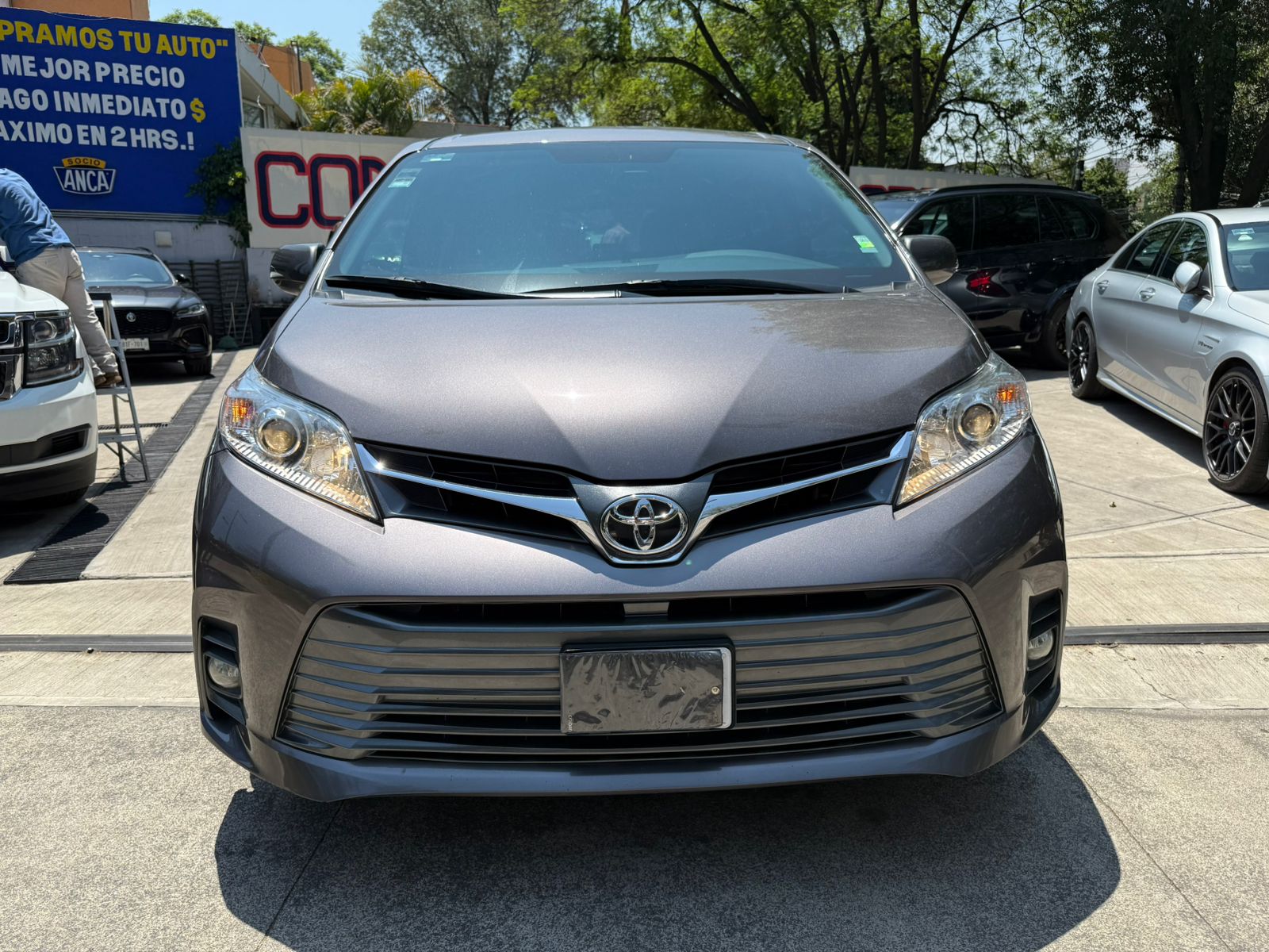 Toyota Sienna XLE  2020