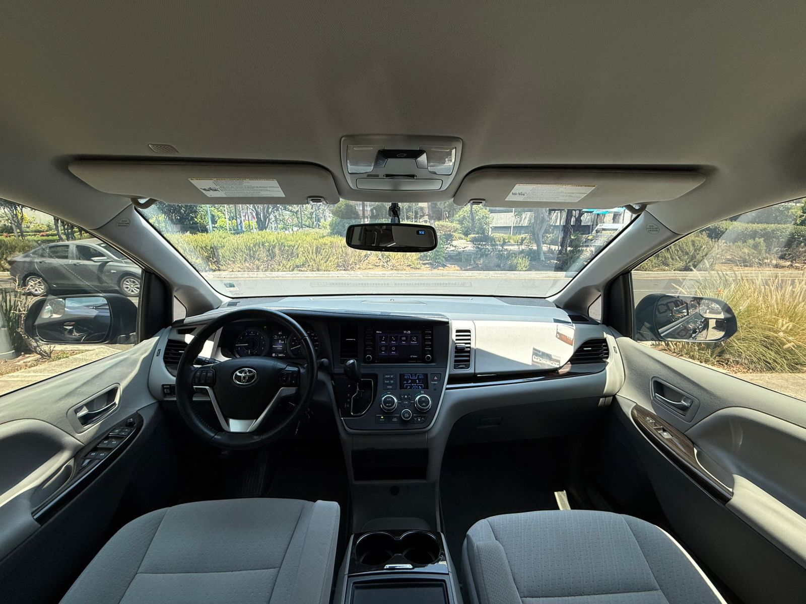 Toyota Sienna XLE  2020