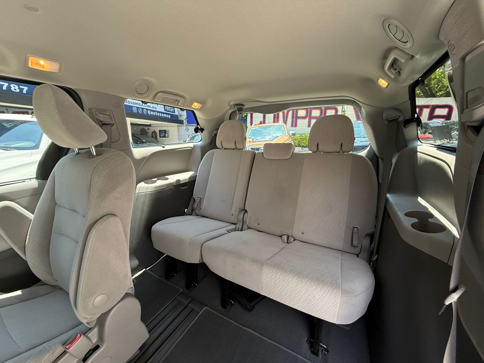 Toyota Sienna XLE  2020