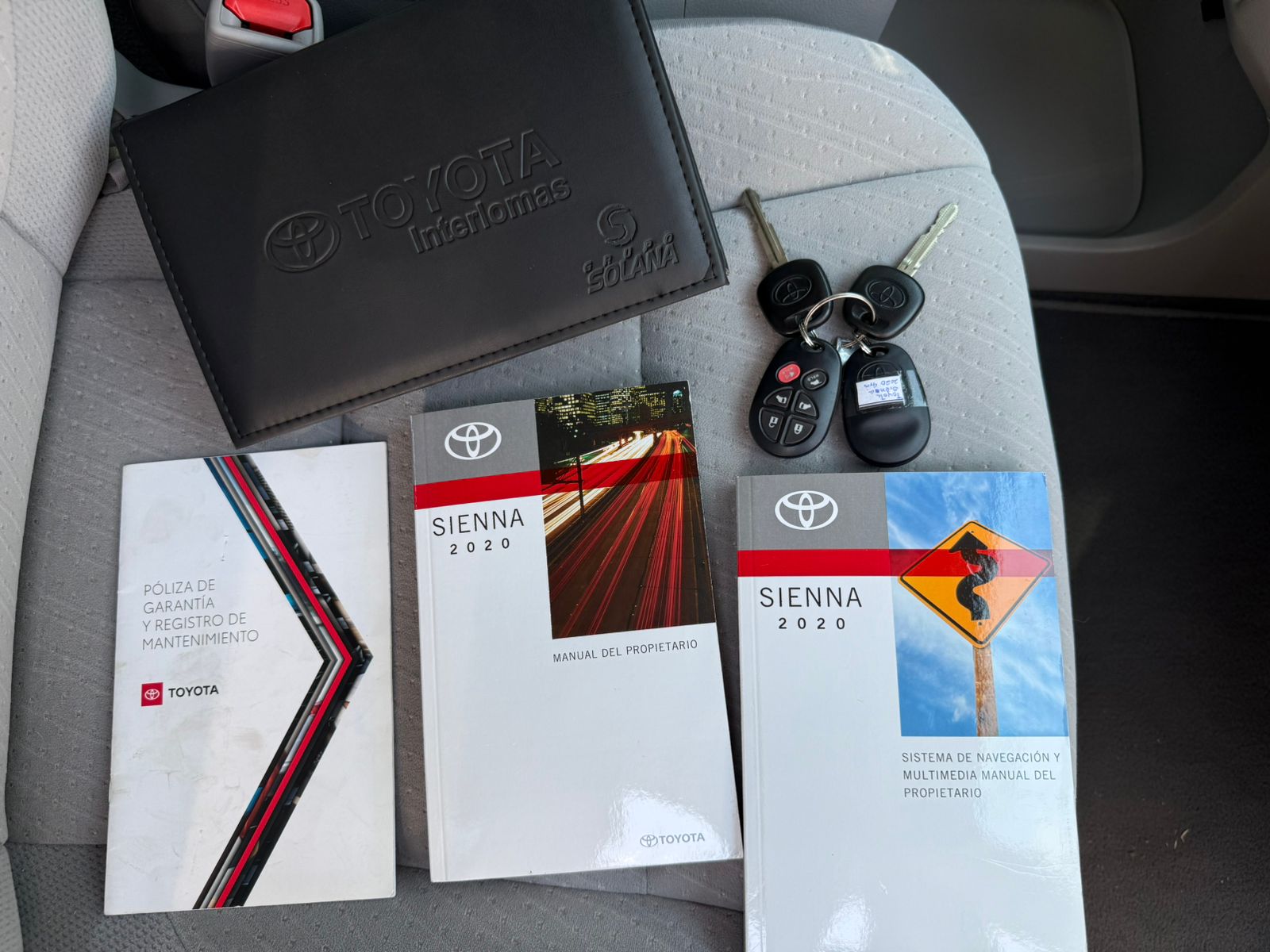 Toyota Sienna XLE  2020