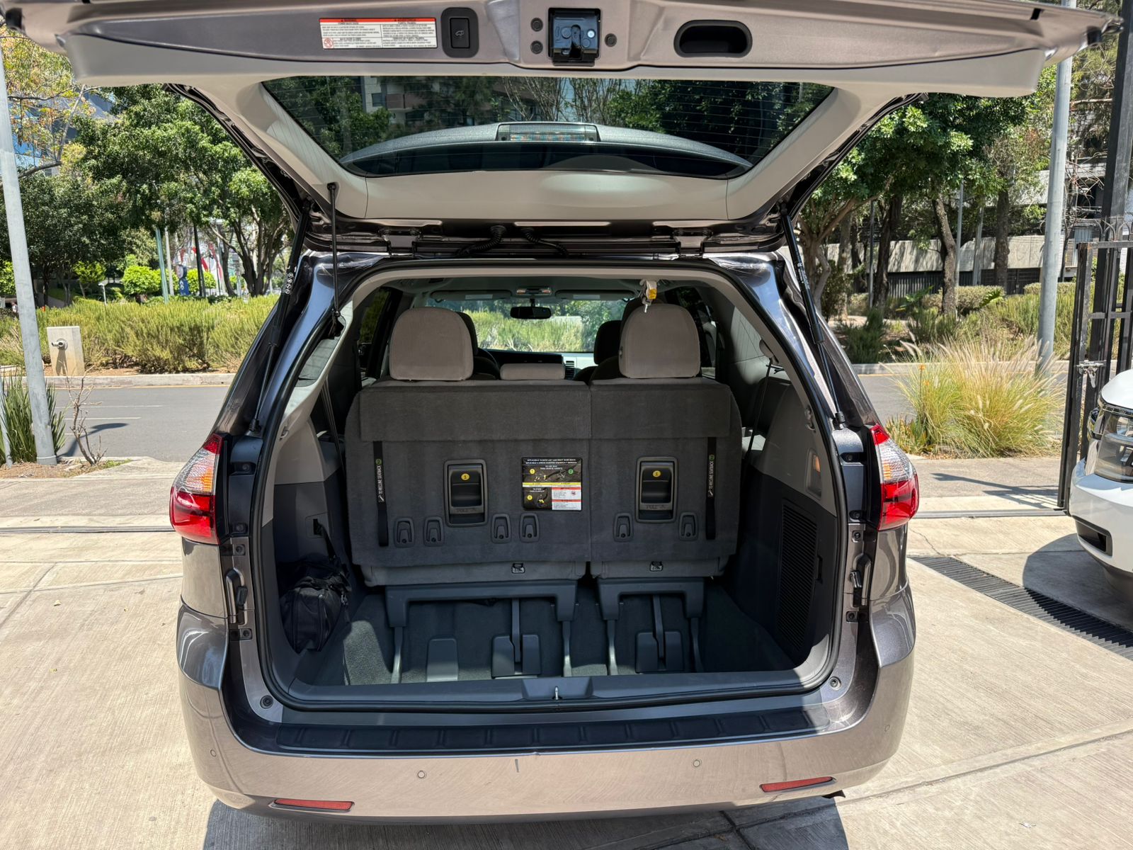 Toyota Sienna XLE  2020