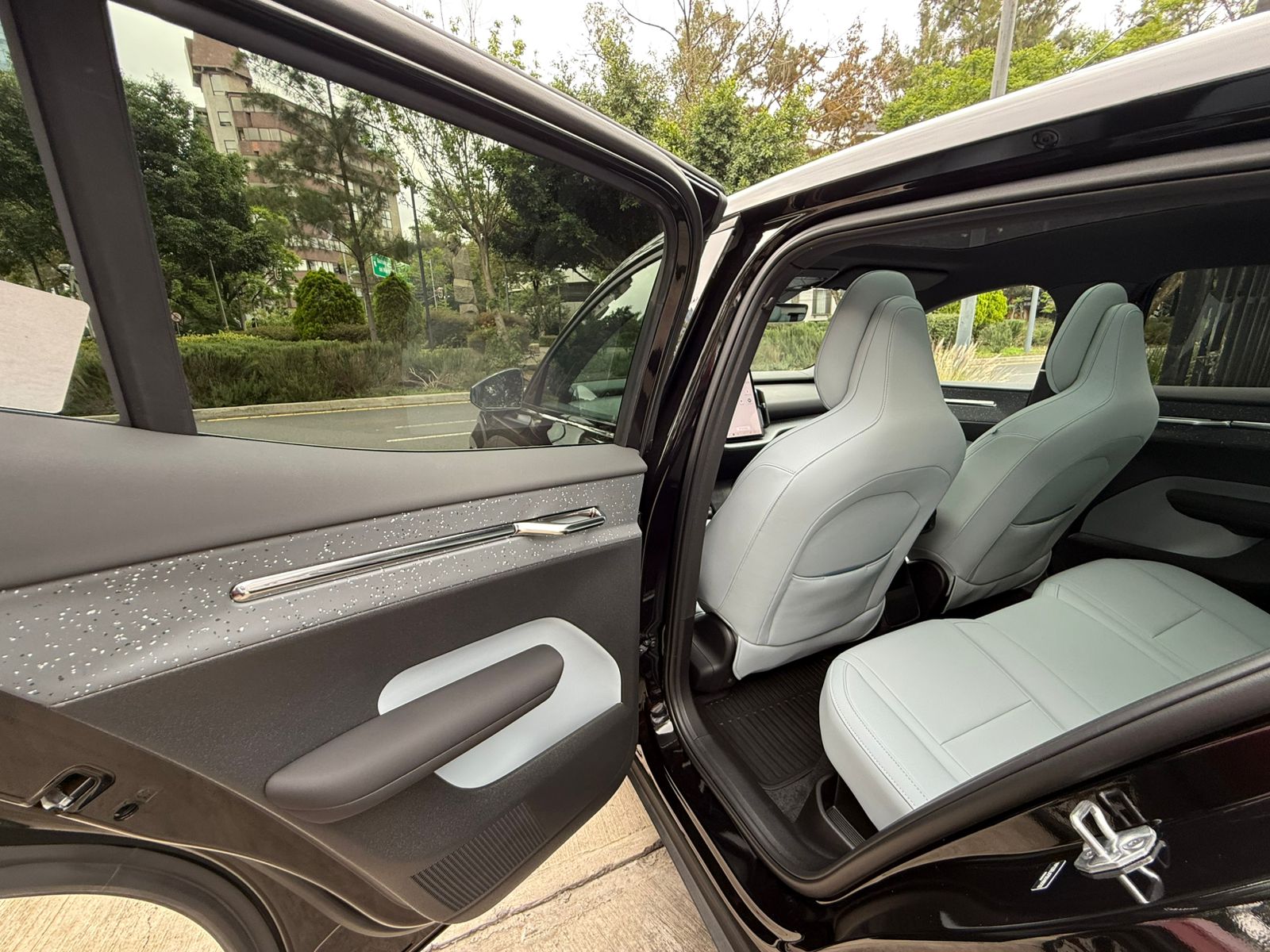 Volvo EX30 ULTRA 2025