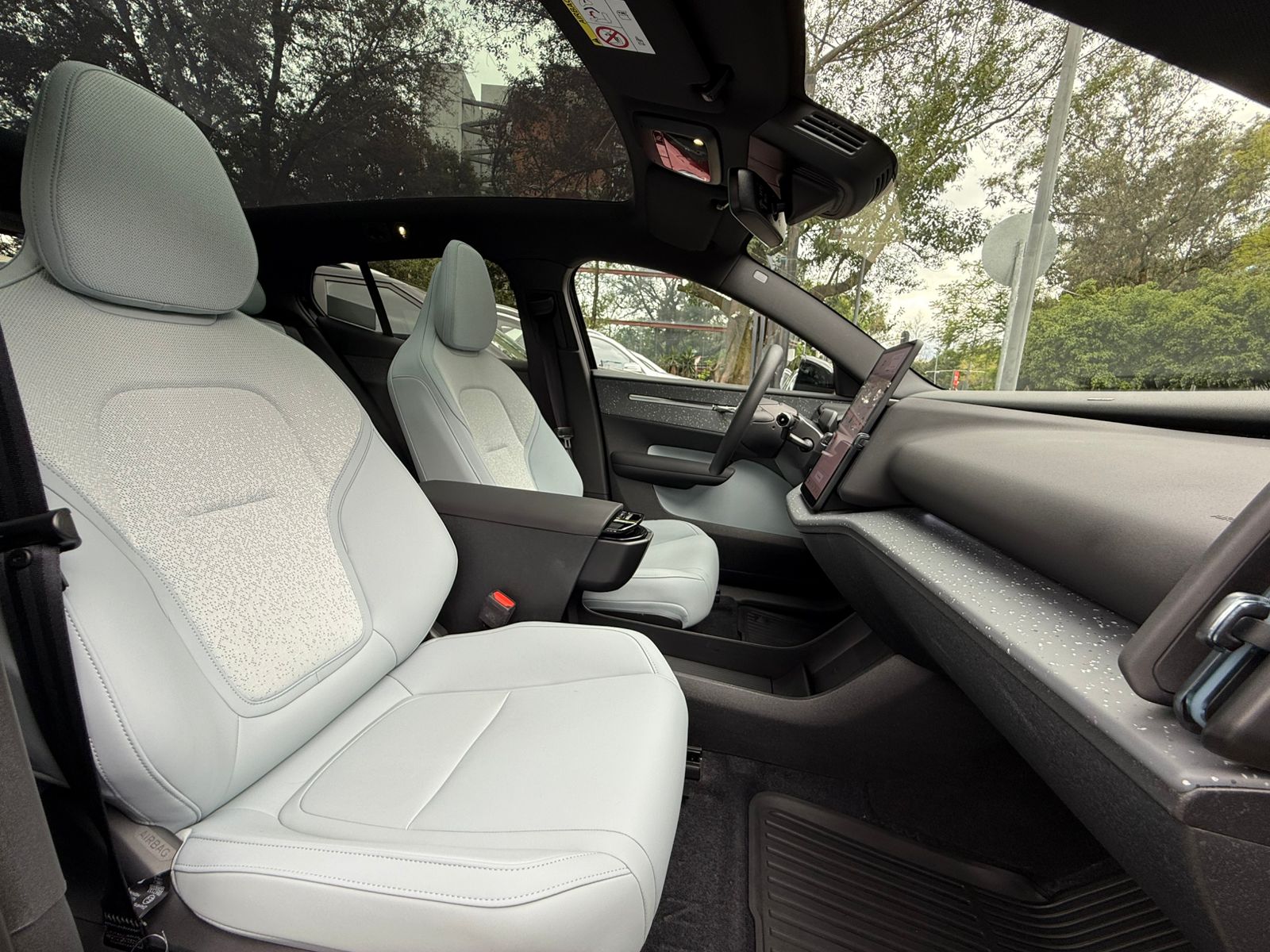 Volvo EX30 ULTRA 2025