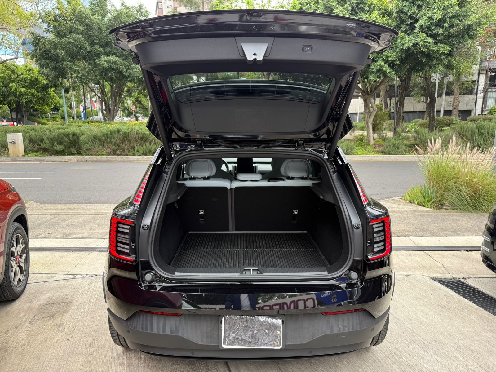 Volvo EX30 ULTRA 2025