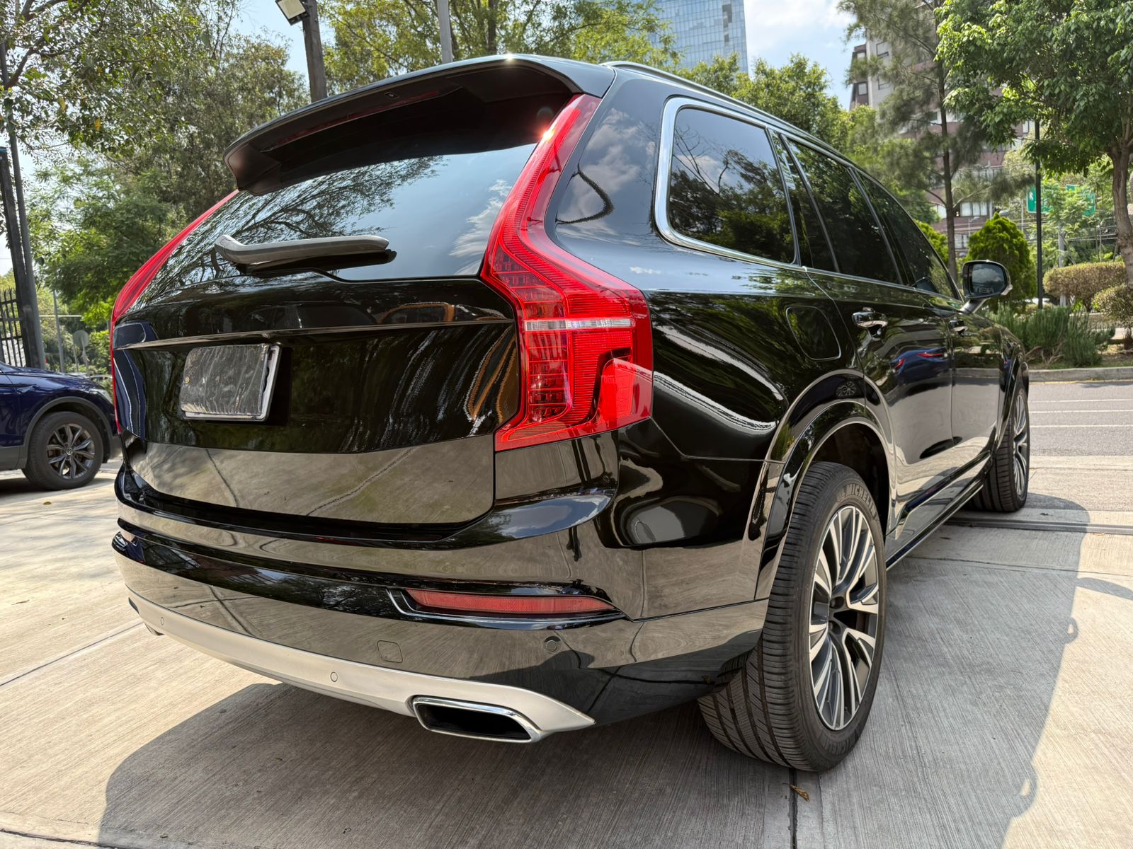 Volvo XC90 Momentum 2021