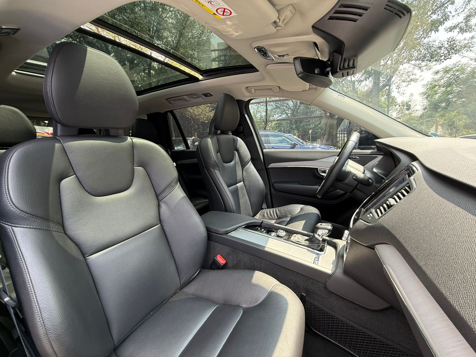 Volvo XC90 Momentum 2021