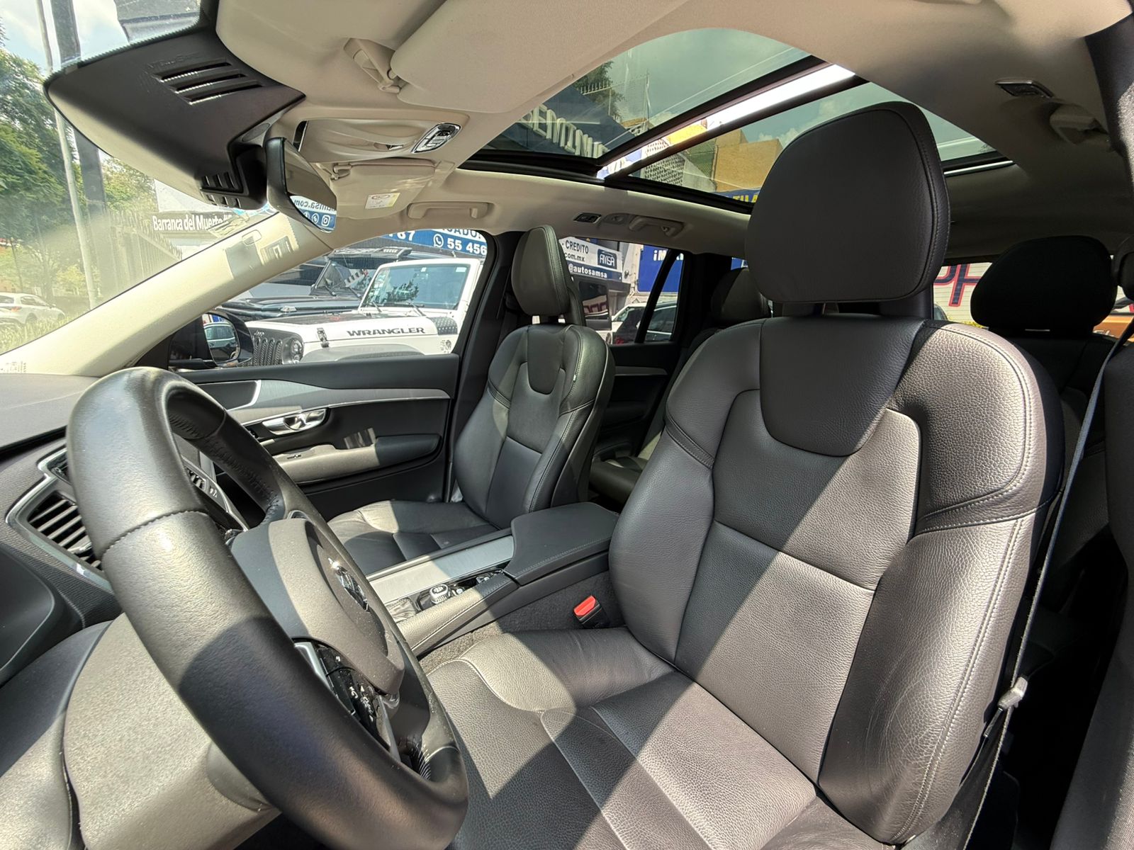 Volvo XC90 Momentum 2021