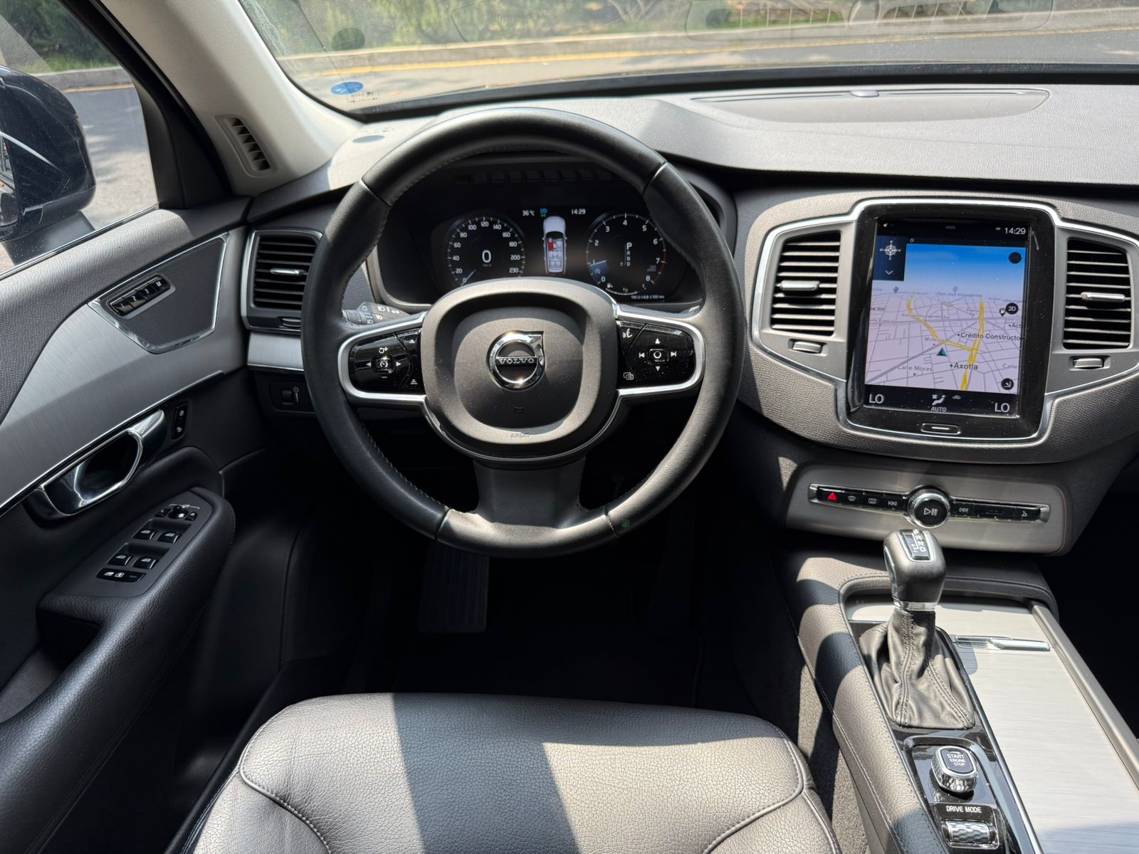 Volvo XC90 Momentum 2021