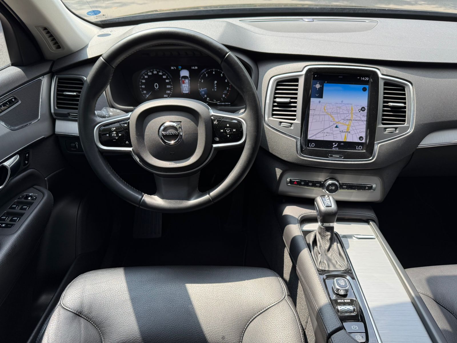 Volvo XC90 Momentum 2021