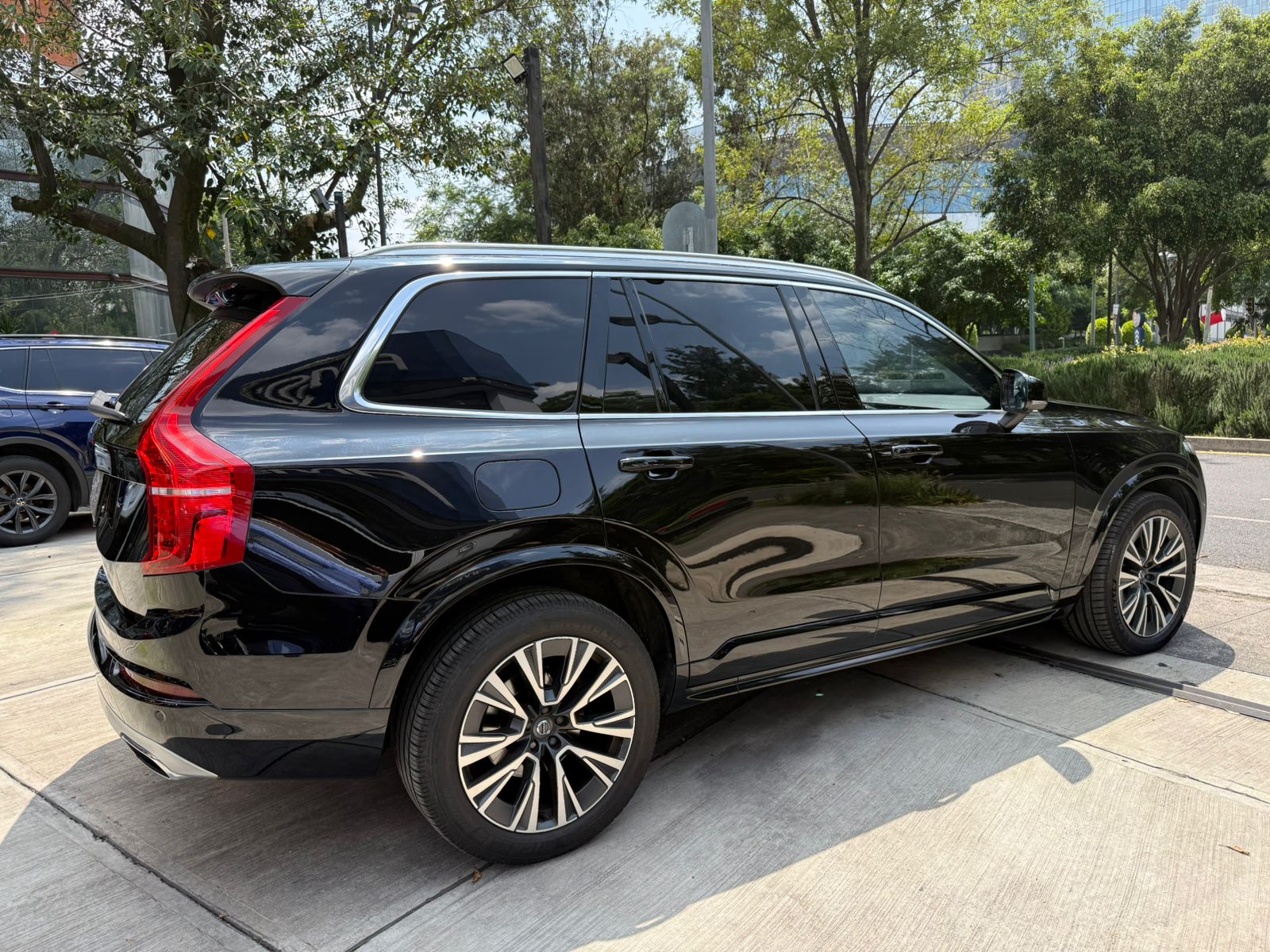 Volvo XC90 Momentum 2021
